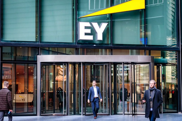 EY (Ernst & Young)