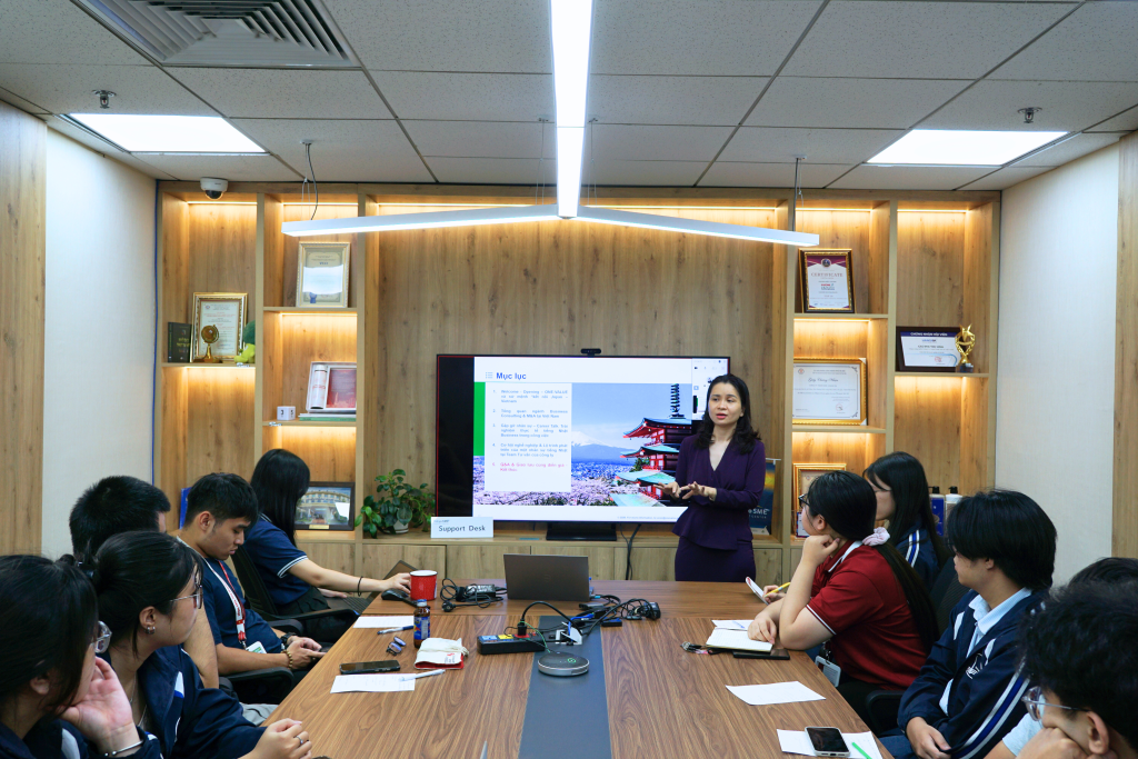 ONE-VALUE chào đón sinh viên Đại học Việt Nhật đến thăm và trải nghiệm môi trường làm việc thực tế